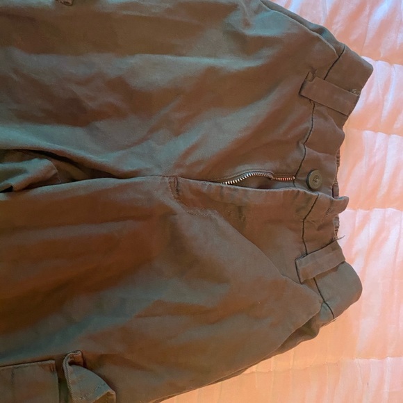 Urban Outfitters Camo pants - Picture 3 of 5